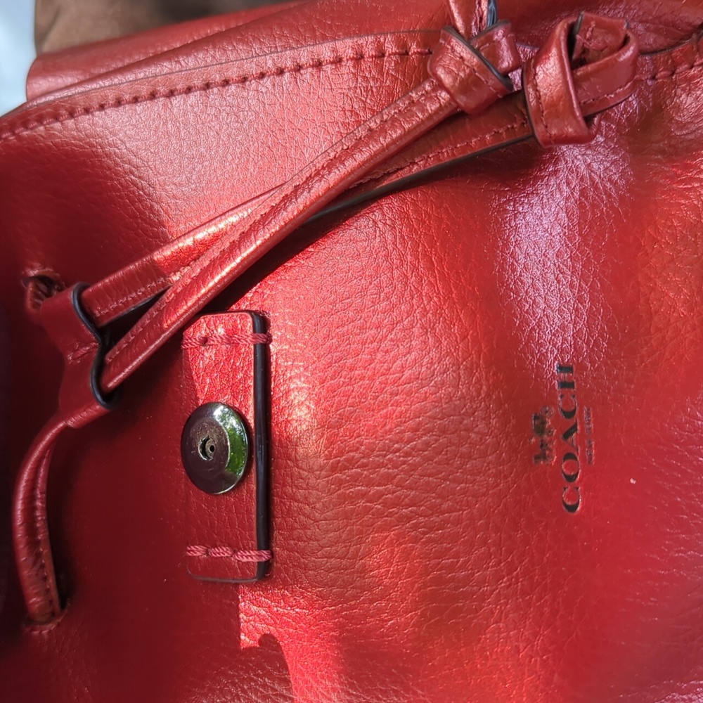 NWoT 🍒COACH🍒 HTF CHERRY RED METALLIC DERBY BACK PACK 🌸 UNLINED LEATHER 🌸 - Picture 8 of 9